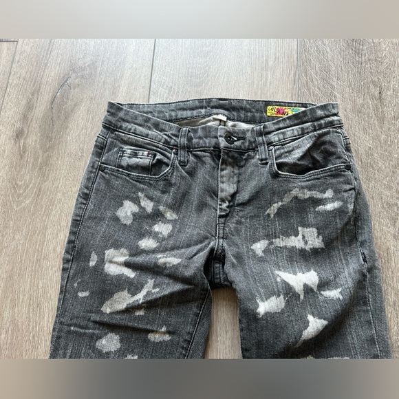 Blank NYC Bleach Embellished Zipper Skinny Jeans Size 27 - Picture 2 of 8